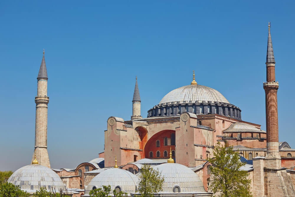 Außenaufanhem der Haghia Sophia in Instanbul