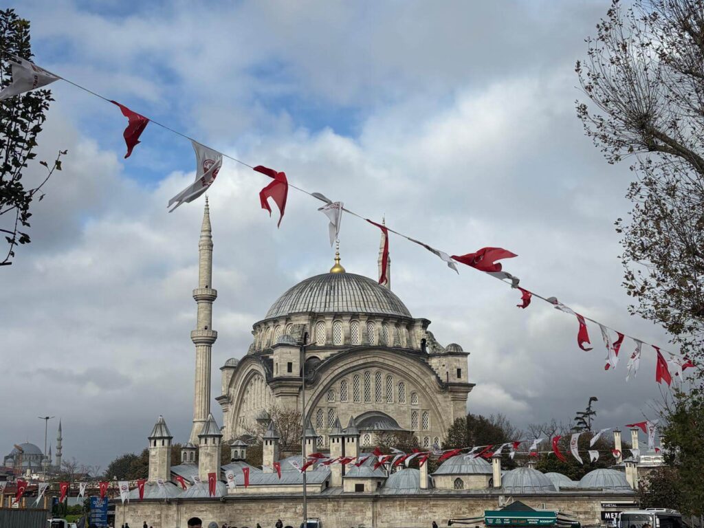 Eigene Aufnahme der bekannten Hagia Sophia, die in jedem Istandbul Reiseführer enthalten ist