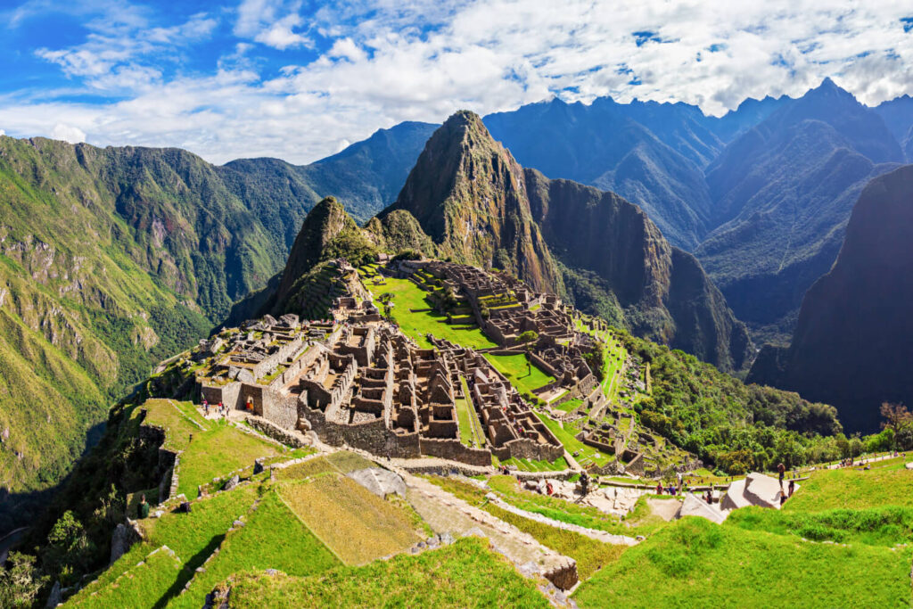 Machu Picchu in Peru mit Reiseführer