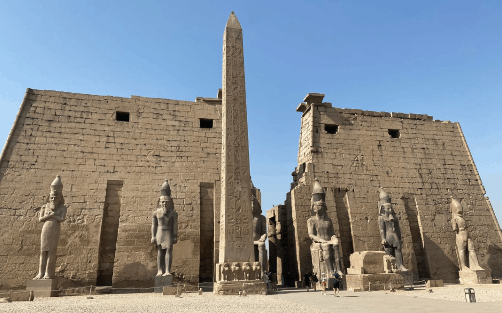 Bekannter Tempel in Luxor der in jedem Ägypten Reiseführer vorkommt